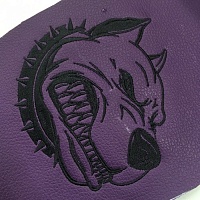 Собака - вышивка логотипа на крое