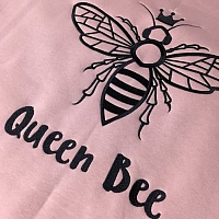 Queen Bee - вышивка логотипа на крое